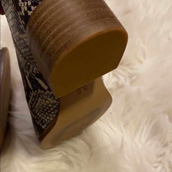 Madewell Snakeskin Chelsea Boot - Picture 8 of 8